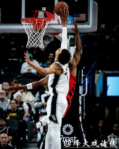 文班29分马刺险胜火箭 KD31分太阳力克独行侠