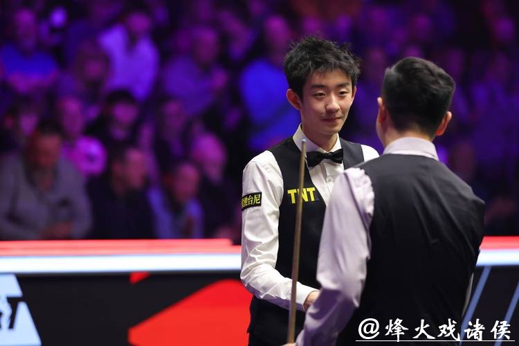 斯诺克大师赛:吴宜泽、肖国栋晋级八强 斯诺克大师赛:吴宜泽、肖国栋晋级八强
