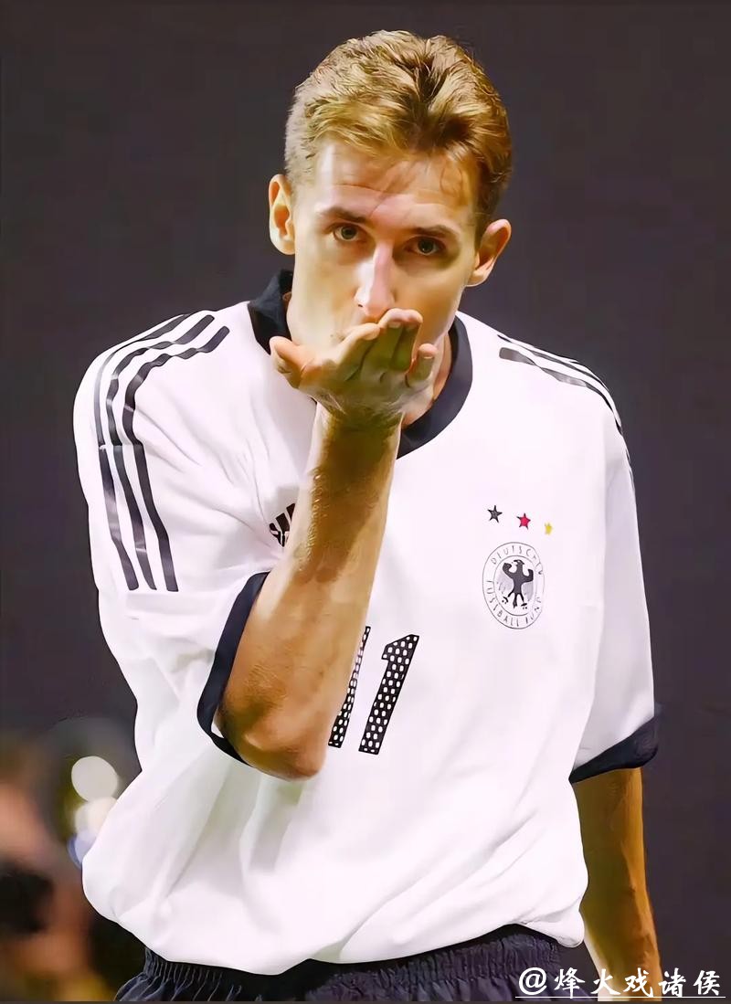 德媒:克洛泽将加盟拜仁教练组 担任助理教练 德媒:克洛泽将加盟拜仁教练组 担任助理教练